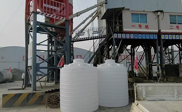 华亭立式运输桶交付案例｜全新PE材质 · 多行业适配 · 批量稳定供应